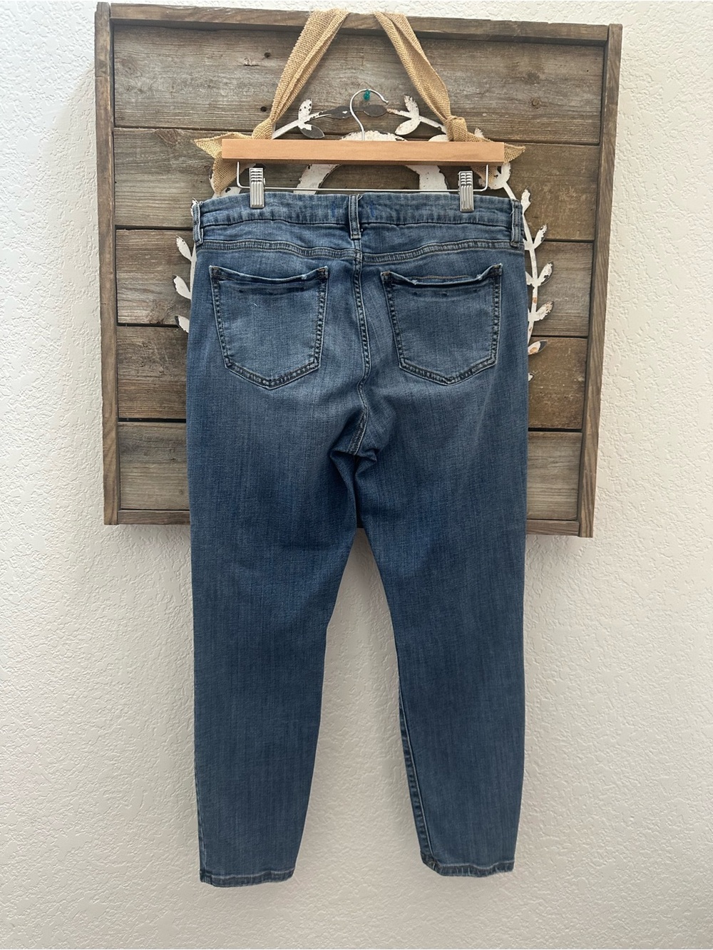 Studio Blue Kenova Skinny Distressed Rolled Jeans Medium Wash Blue Size 32 - Picture 3 of 9